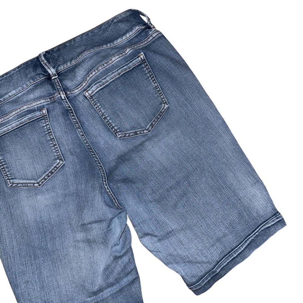 Torrid Womens Plus Size Bermuda Shorts Womens 18 Light Wash Pockets - Picture 6 of 7